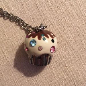 NWT Hot Topic cupcake necklace